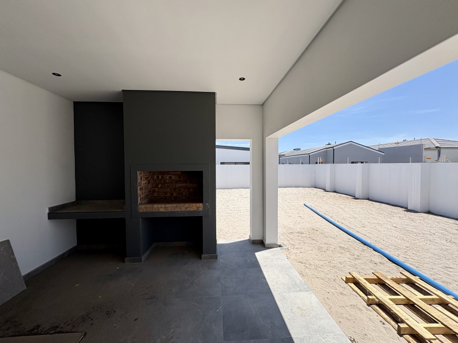 4 Bedroom Property for Sale in Sandown Western Cape